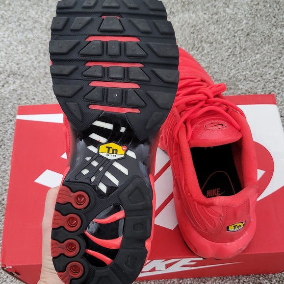 WM Nike Air Max Plus - Picture 6 of 9